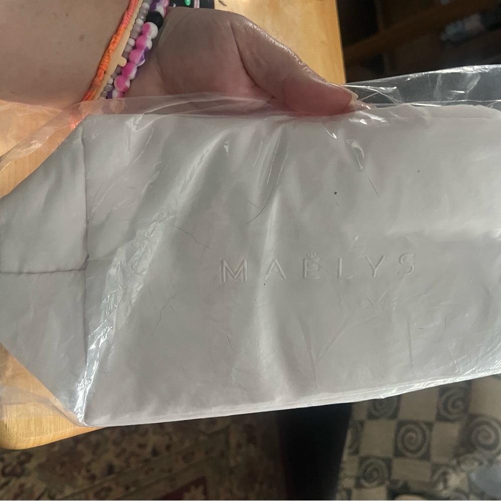 MAËLYS White Cosmetic Bag